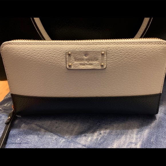 Wallet - Picture 1 of 1
